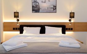 Roloi Suites